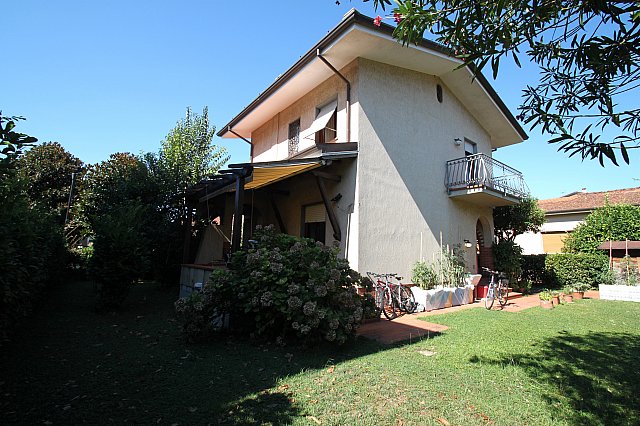 Indipendent Villa near the center of Pietrasanta