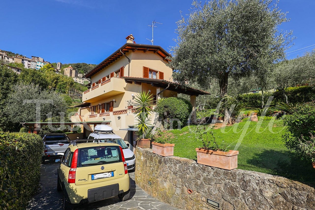 Villa Foothills Pietrasanta-Semi detached Villa in the hills of Pietrasanta-1