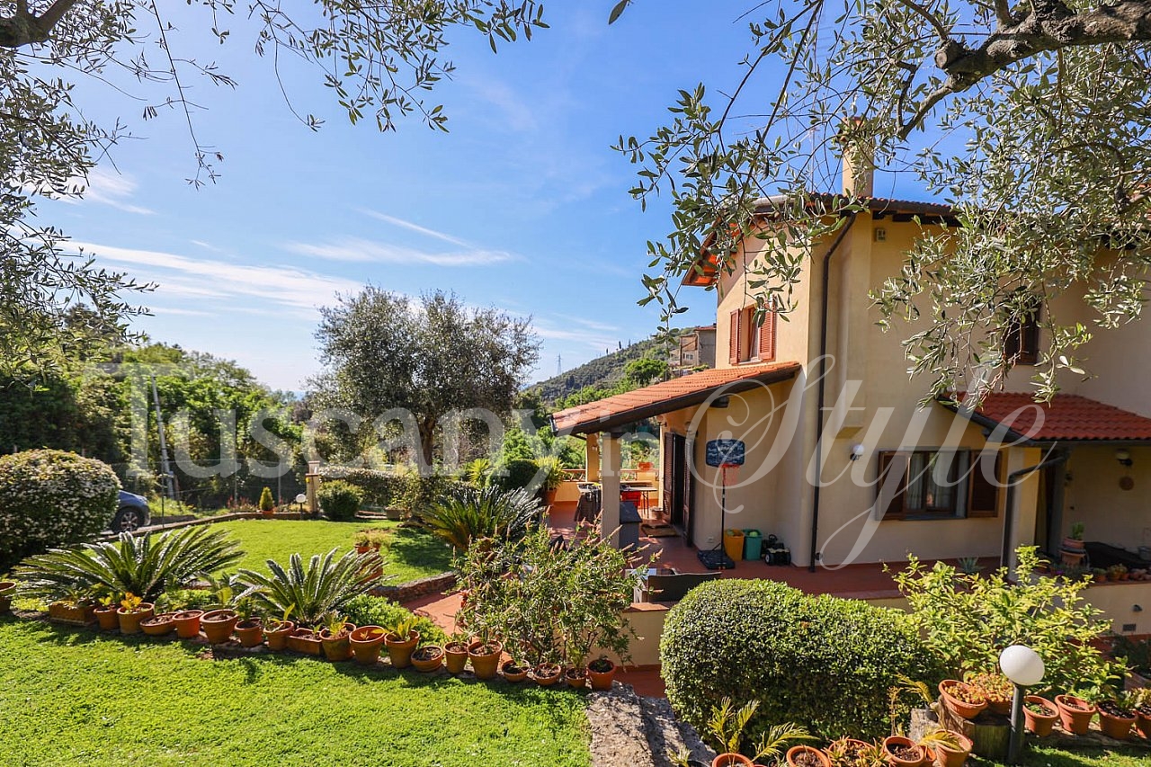 Villa Foothills Pietrasanta-Semi detached Villa in the hills of Pietrasanta-19