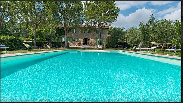 Natural stone Farmhouse with private pool and land