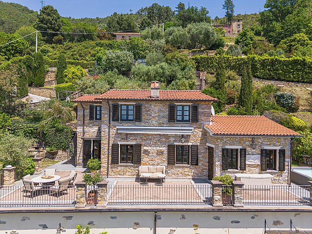 Sea view Tuscan abode in a wonderful location in Versilia