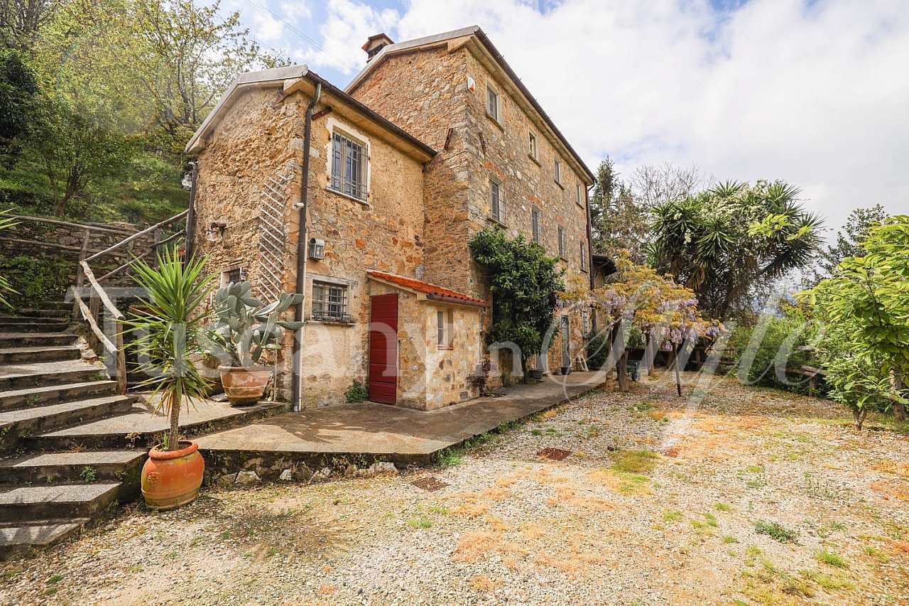 Villa Solaio-Lovely country house in the hills outside of Pietrasanta-0