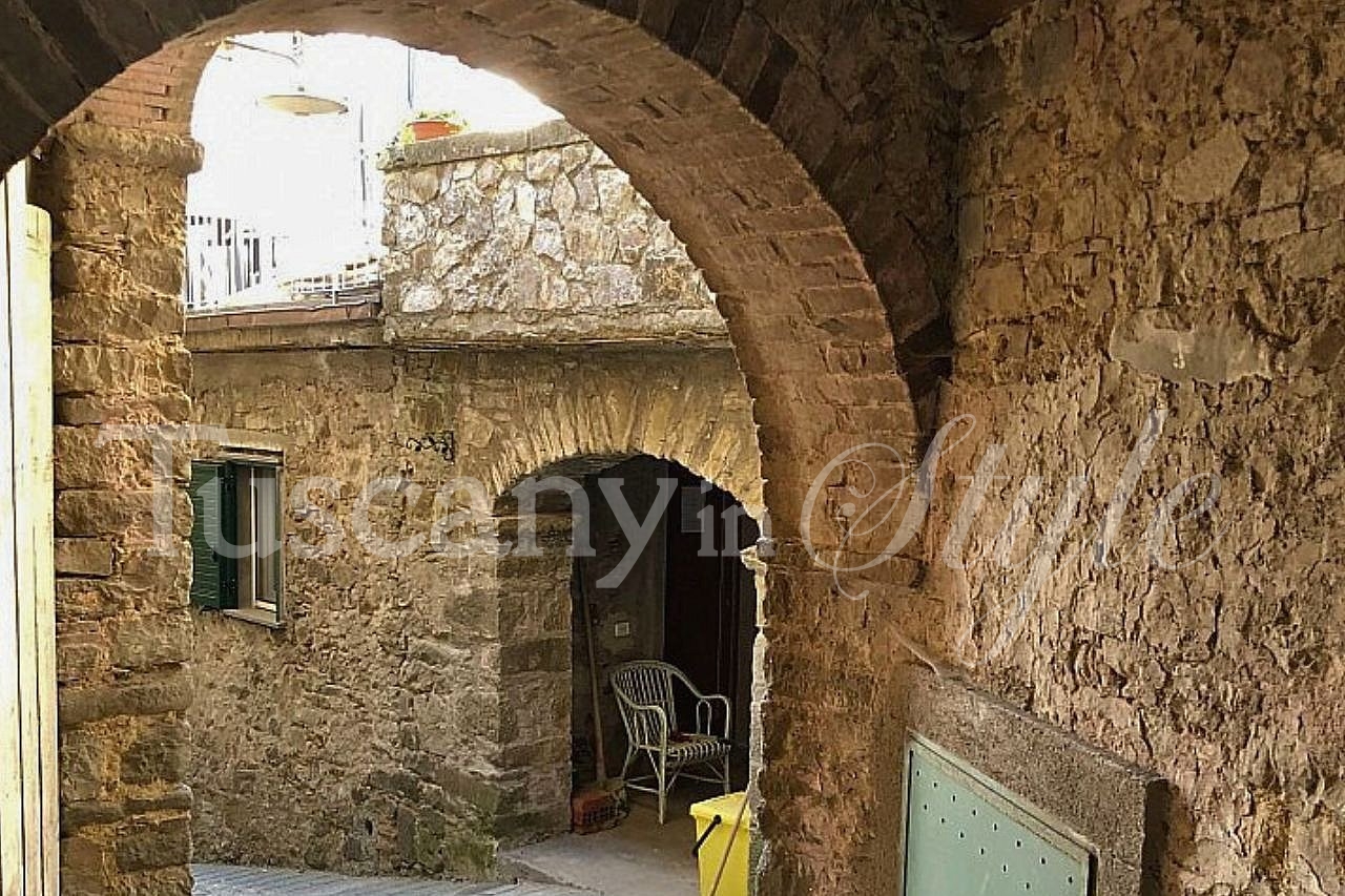  Colline Lucchese-Typical Tuscan rustico with garden terrace-9