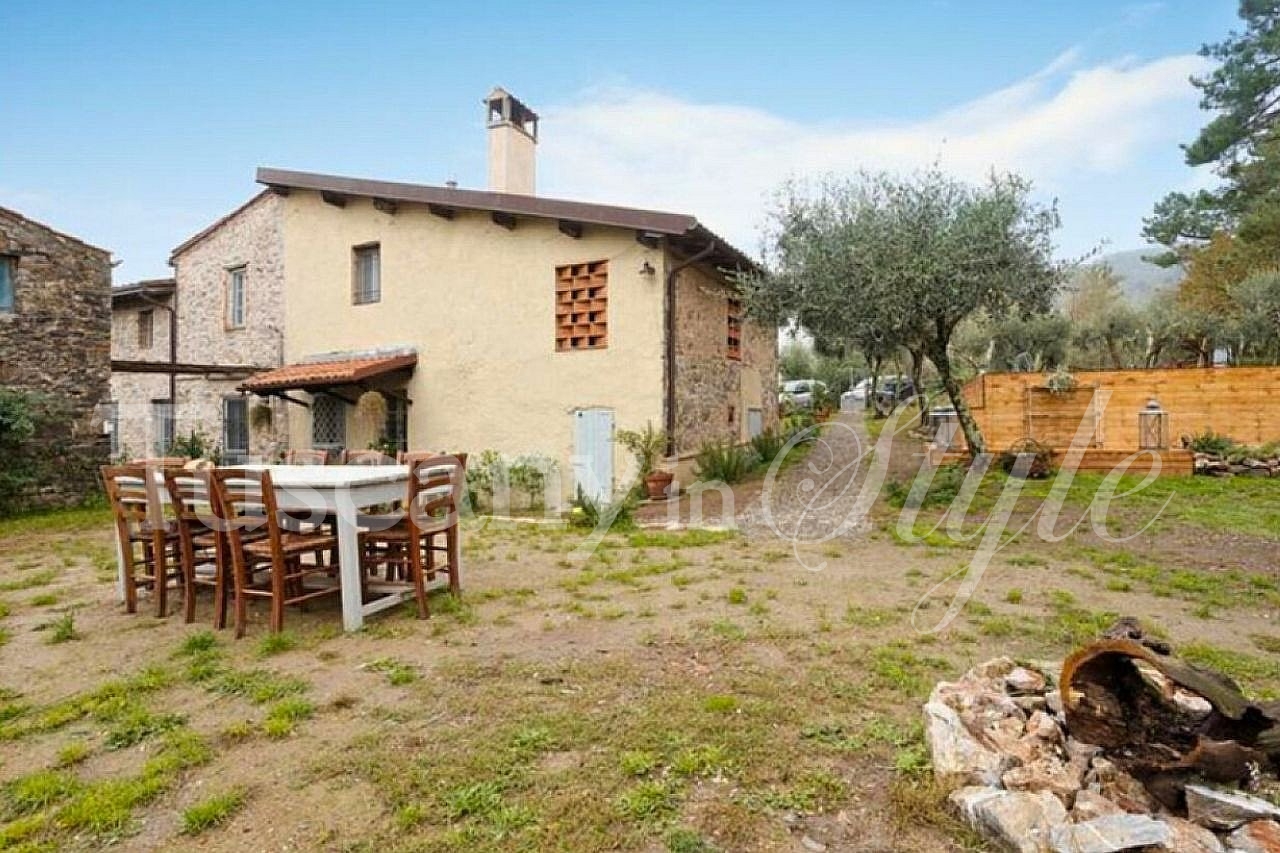  -Country home with pool in the Camaiore hillside-16